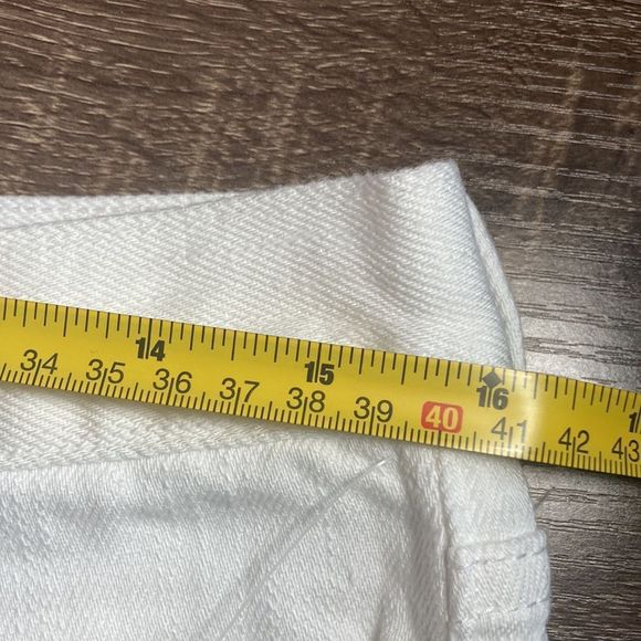 NWT Womens Free People
Loving Good Vibrations Cutoffs Spring White Shorts - Picture 7 of 15